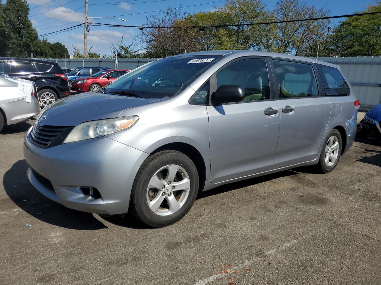 TOYOTA SIENNA 2011