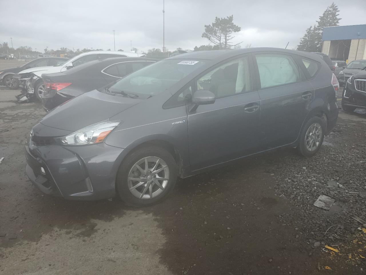 TOYOTA PRIUS V 2017