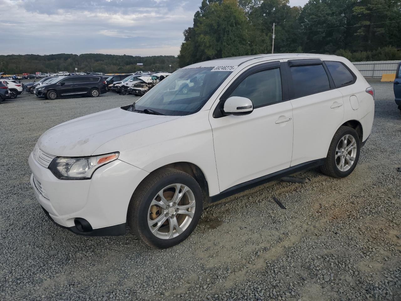 MITSUBISHI OUTLANDER 2014