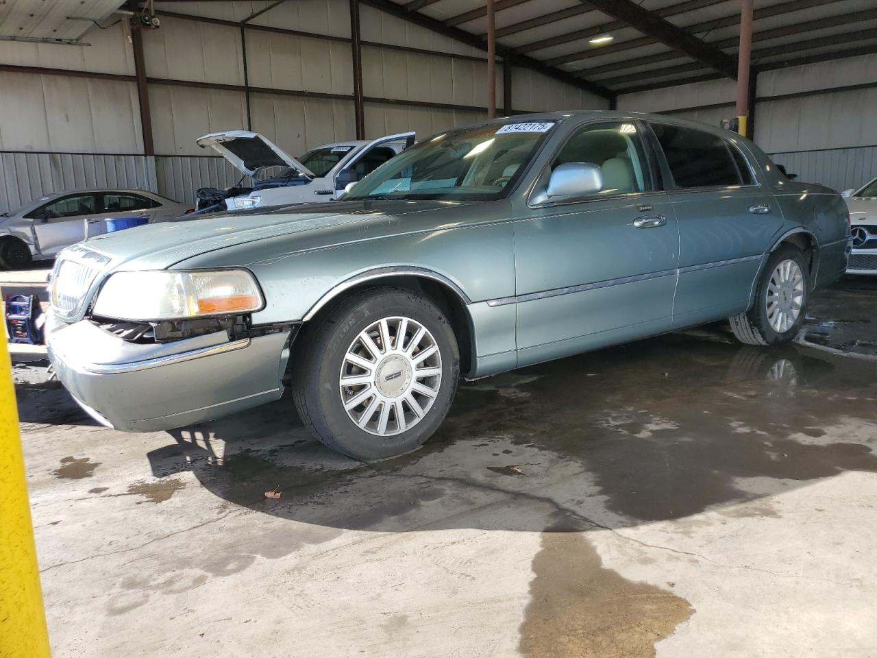 LINCOLN TOWN CAR 2005