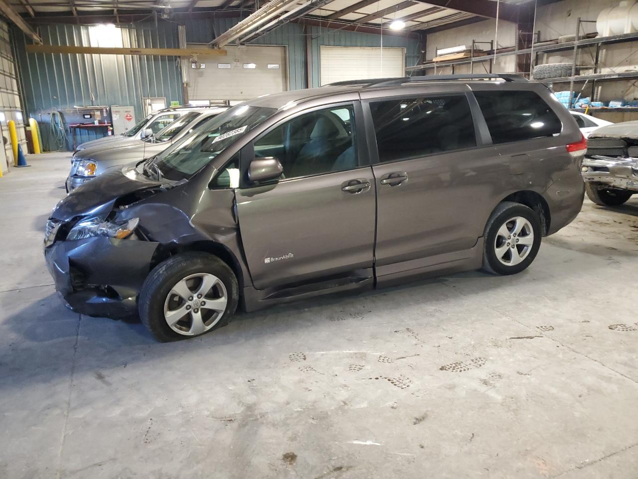TOYOTA SIENNA 2013