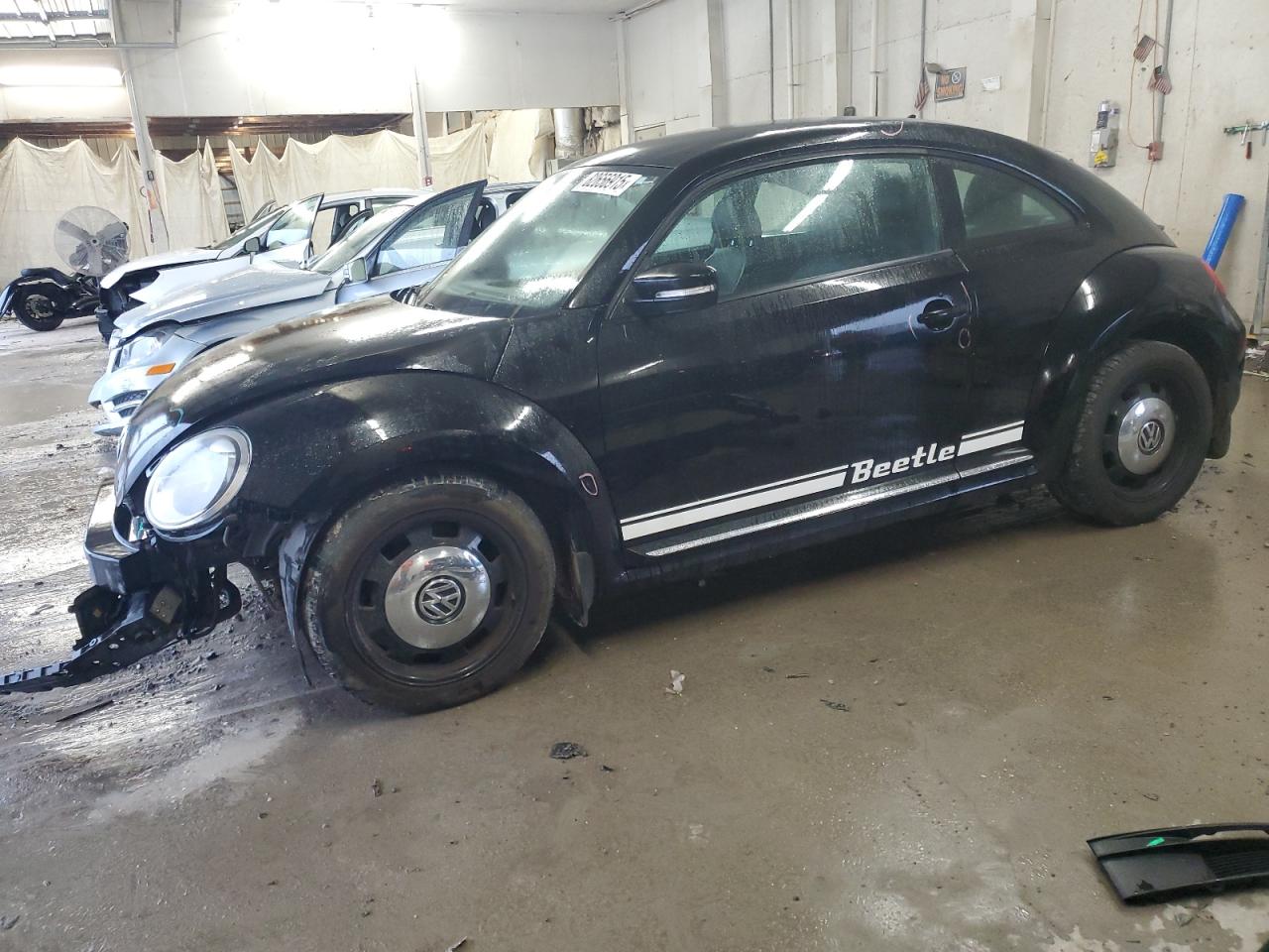 VOLKSWAGEN BEETLE 2014