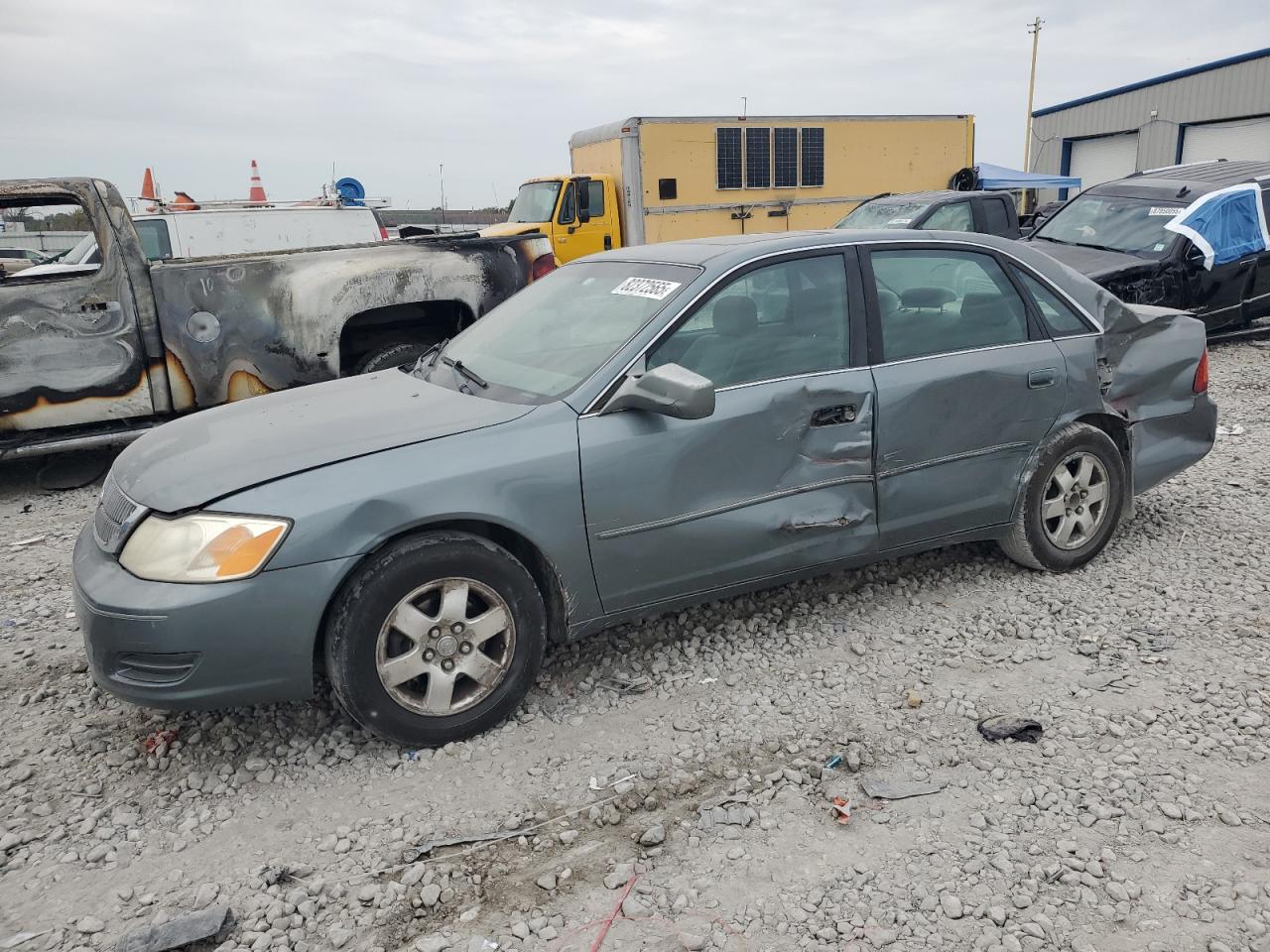 TOYOTA AVALON XL 2000