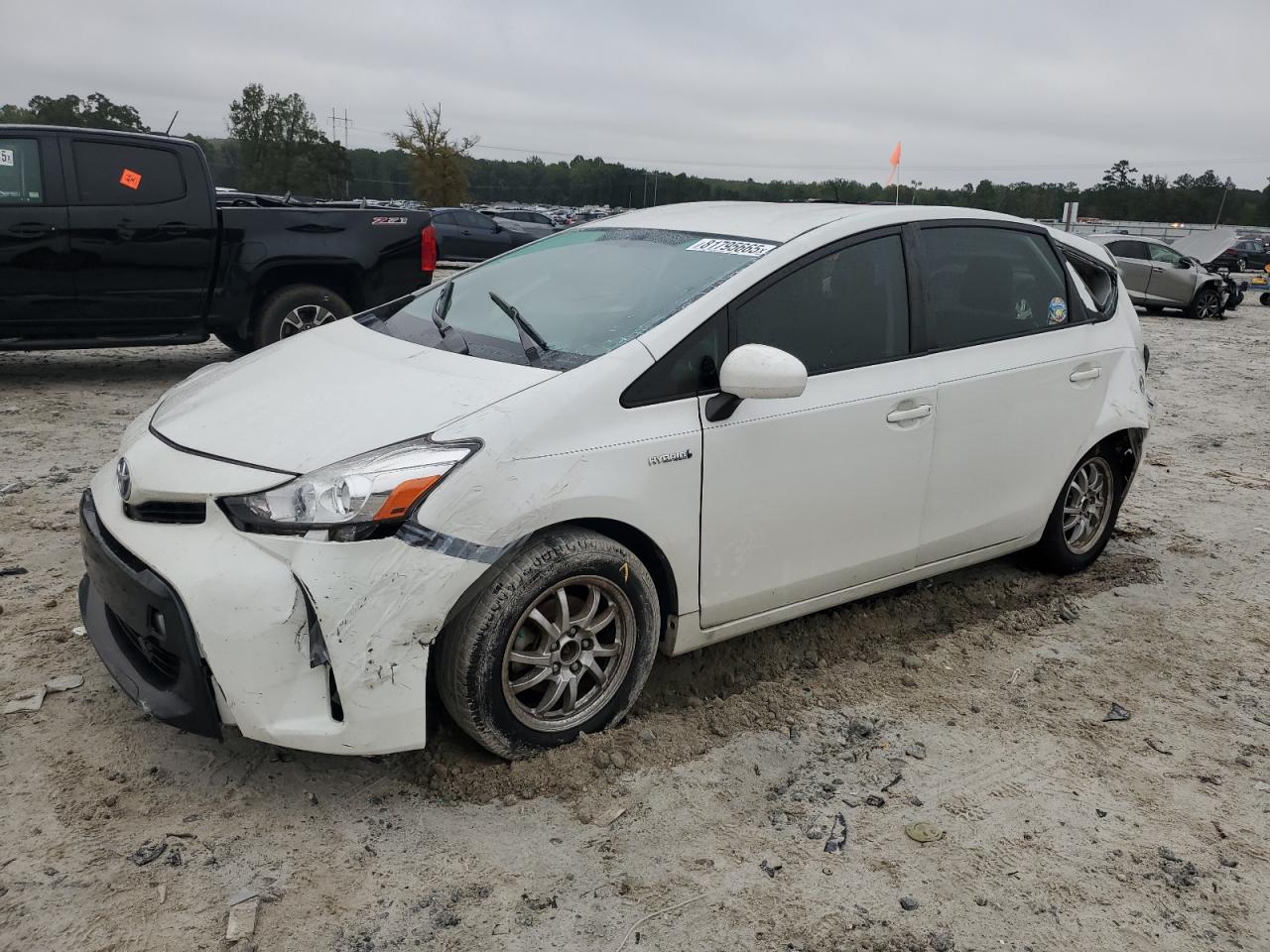 TOYOTA PRIUS V 2015