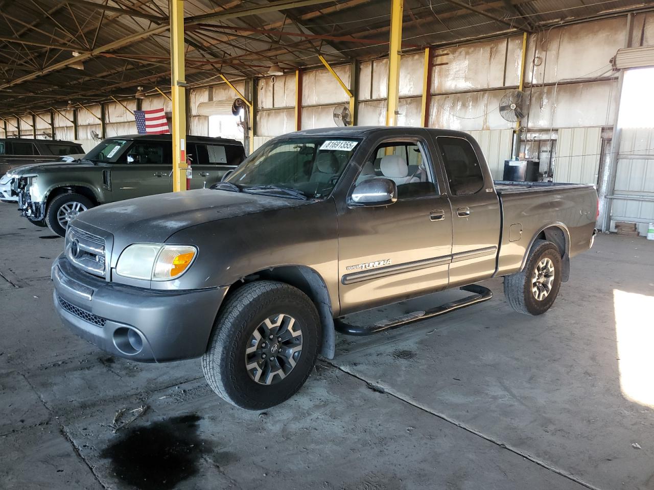 TOYOTA TUNDRA ACC 2005