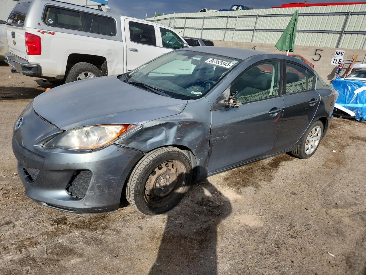 MAZDA 3 2012