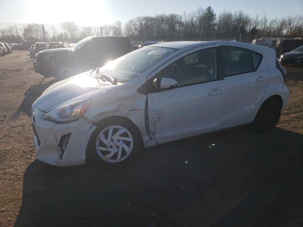 TOYOTA PRIUS C 2015