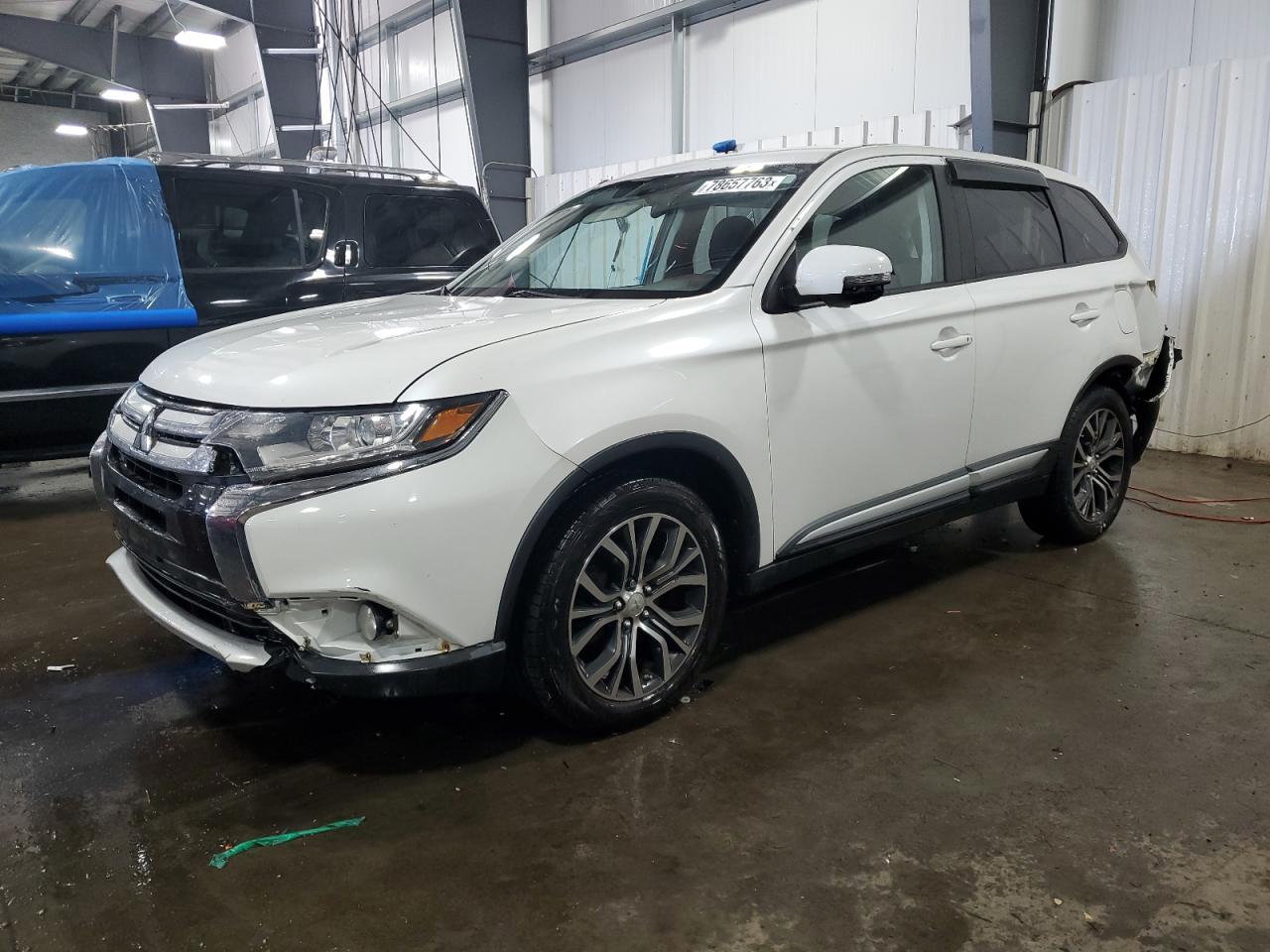 MITSUBISHI OUTLANDER 2016