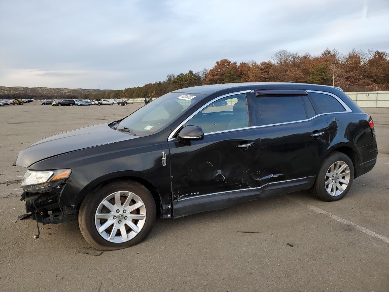 LINCOLN MKT 2015