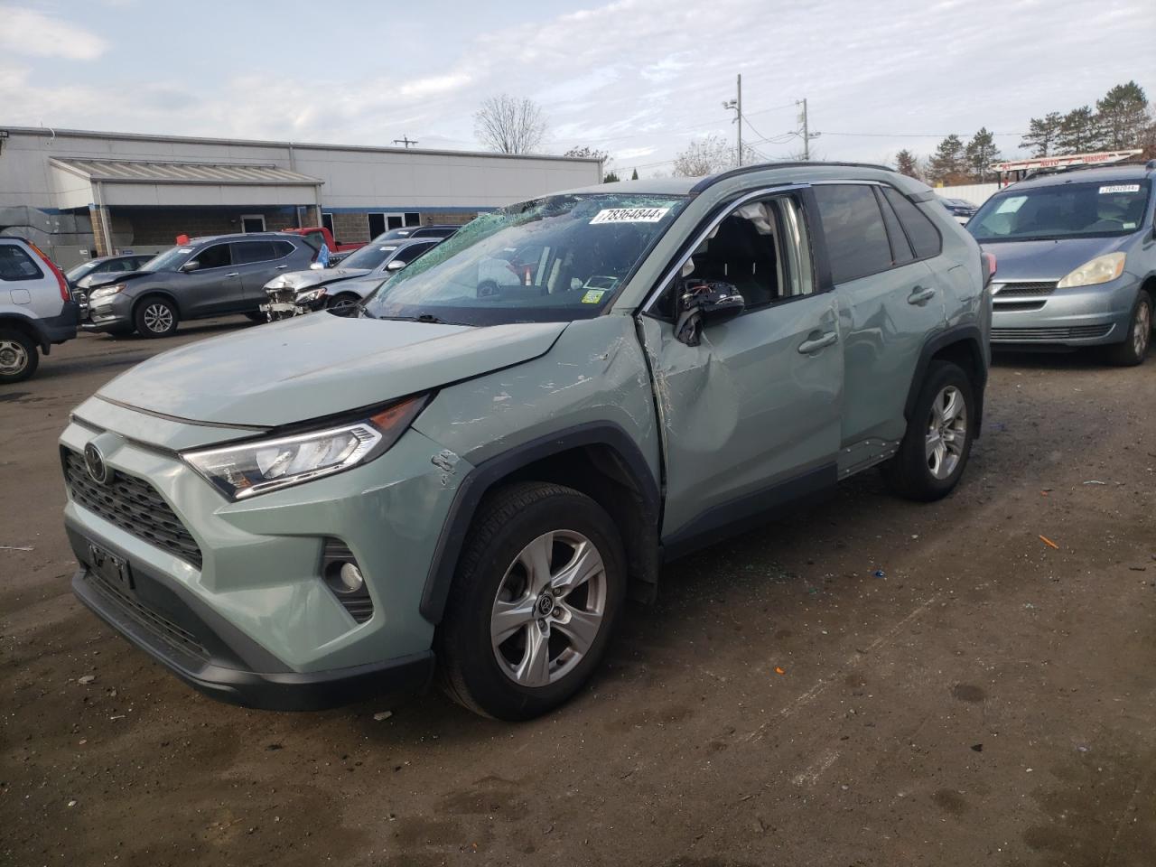 TOYOTA RAV4 XLE 2021
