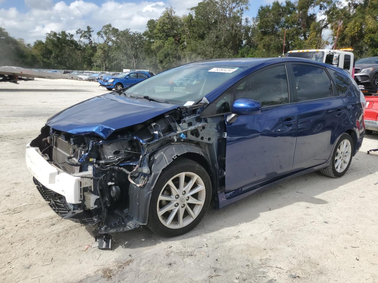 TOYOTA PRIUS V 2013