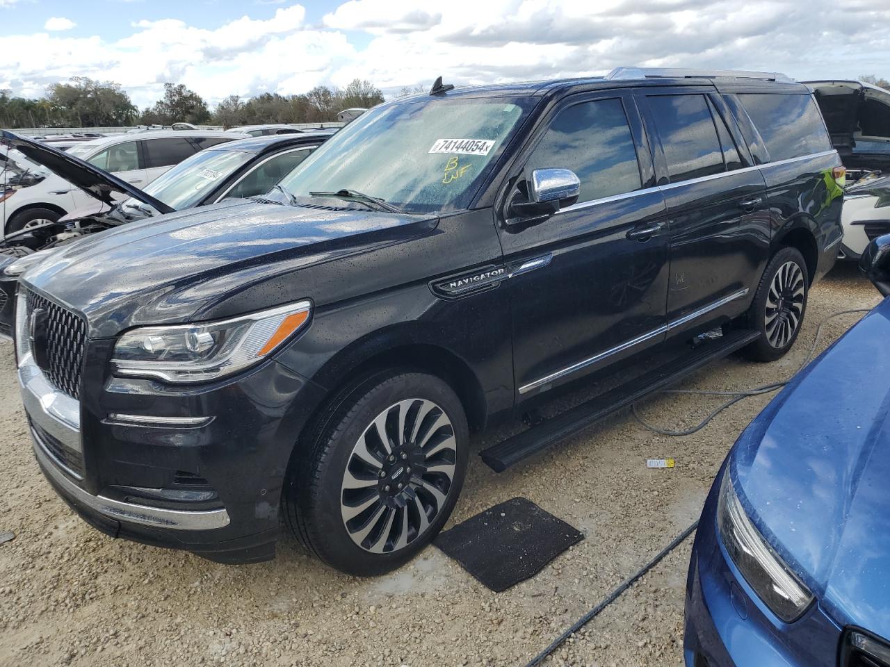 LINCOLN NAVIGATOR 2023