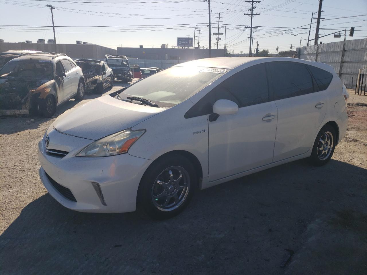 TOYOTA PRIUS V 2012