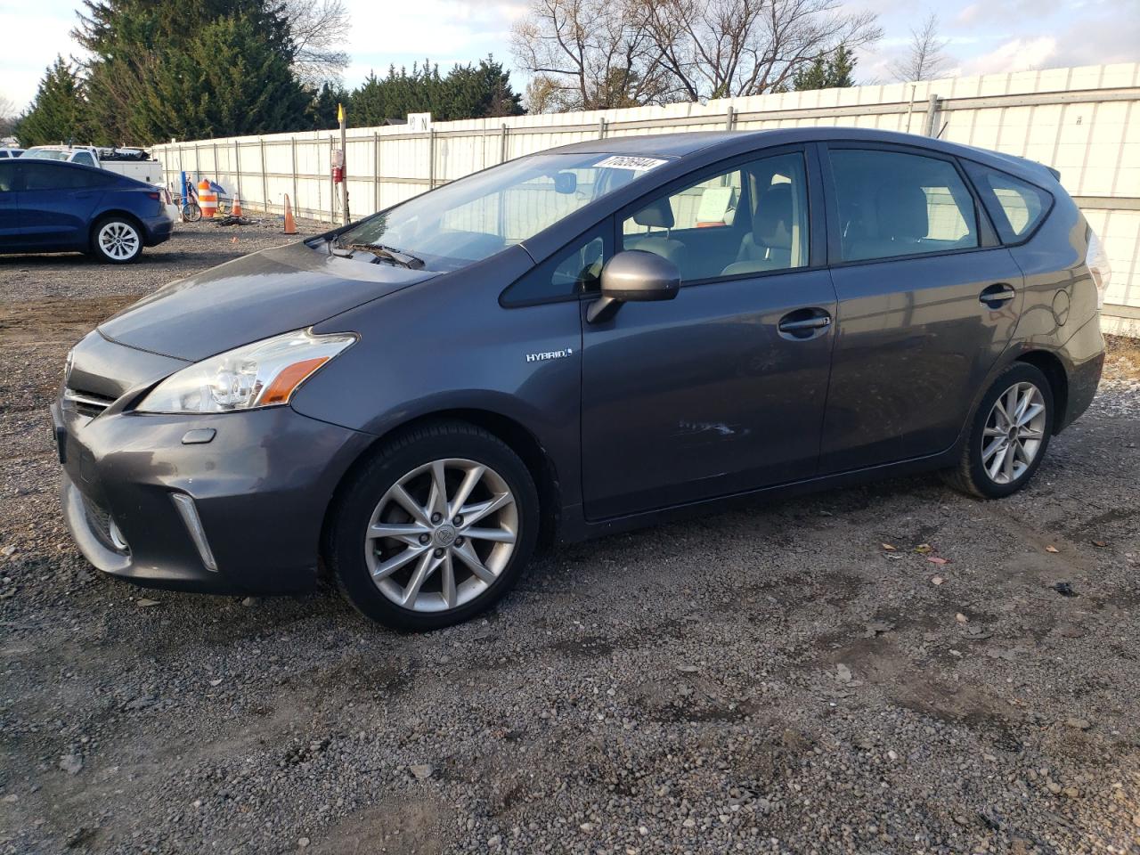 TOYOTA PRIUS V 2014