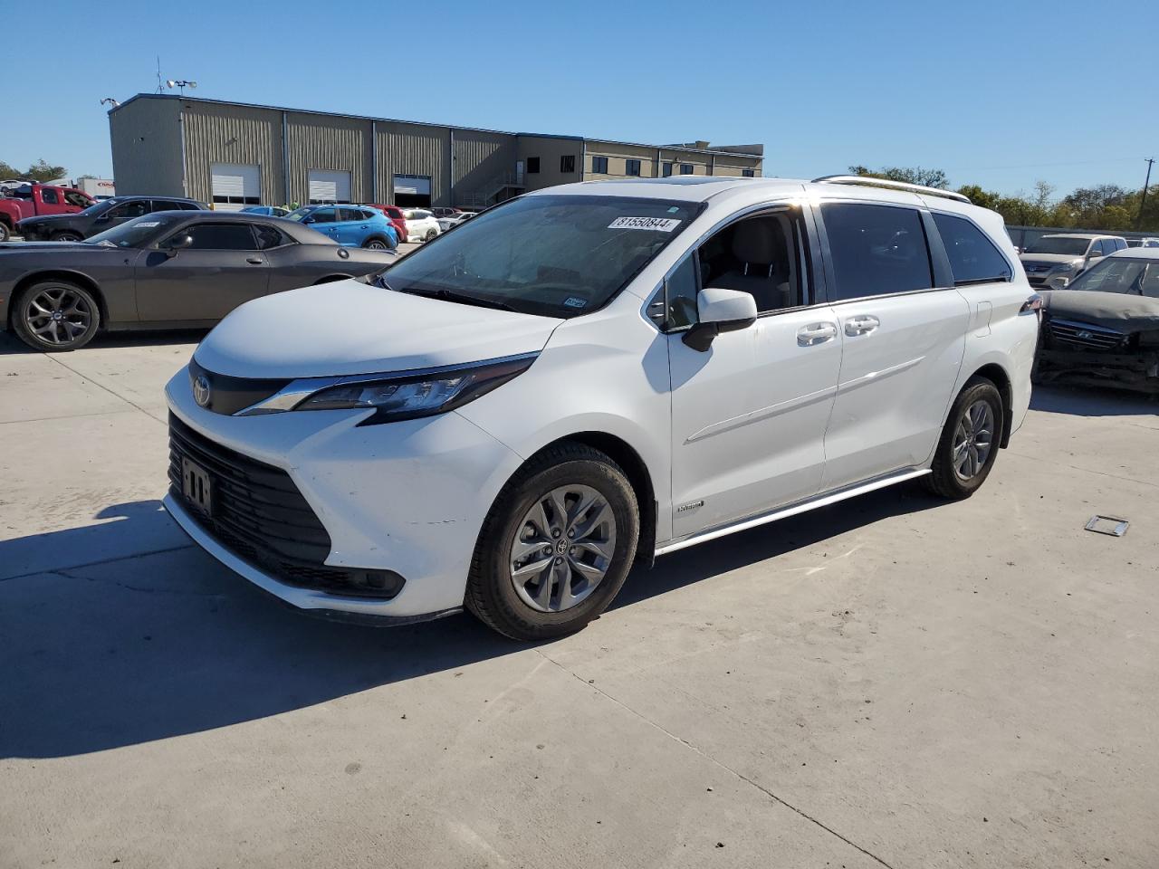 TOYOTA SIENNA LE 2021