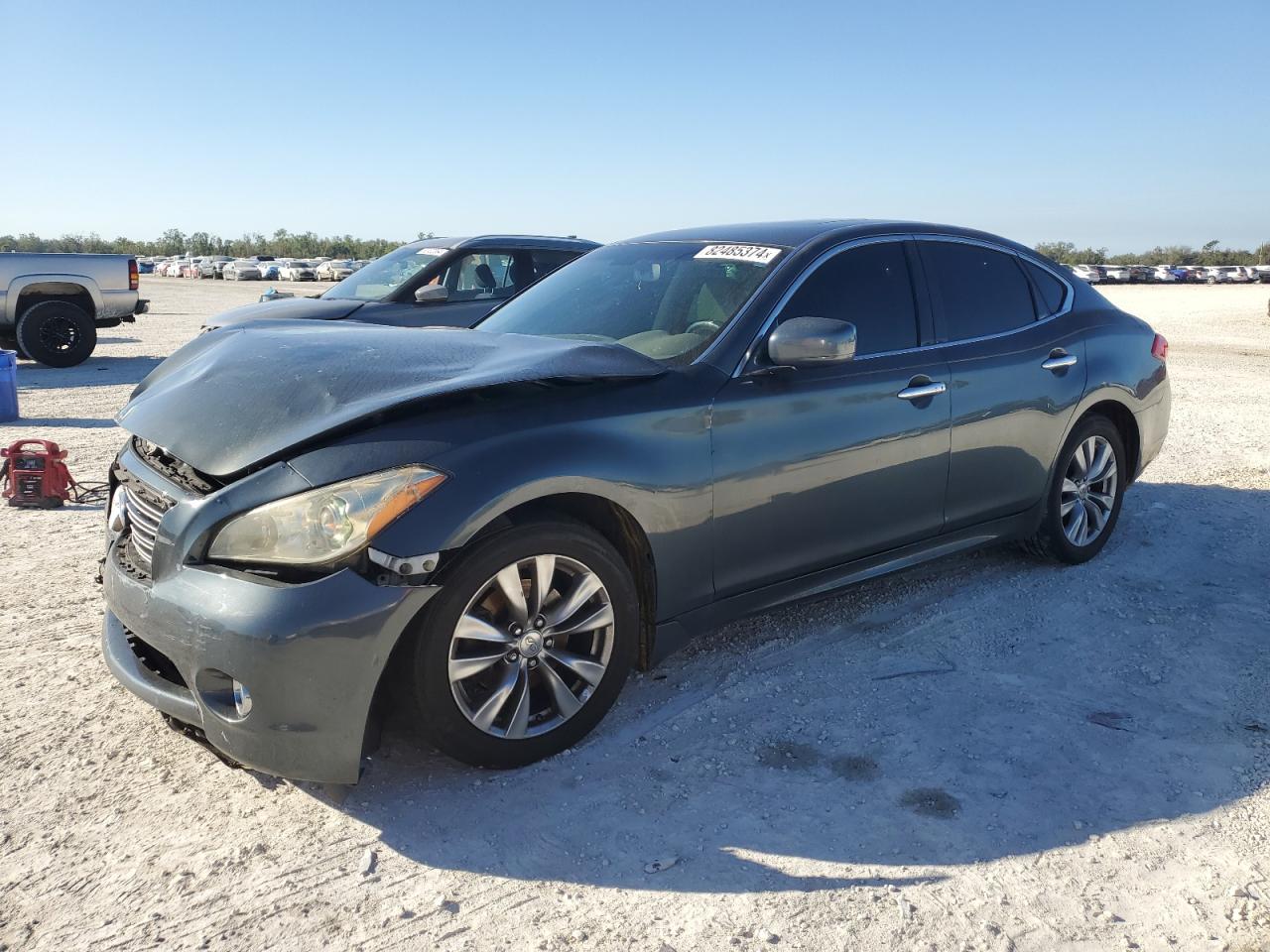 INFINITI M37 2011