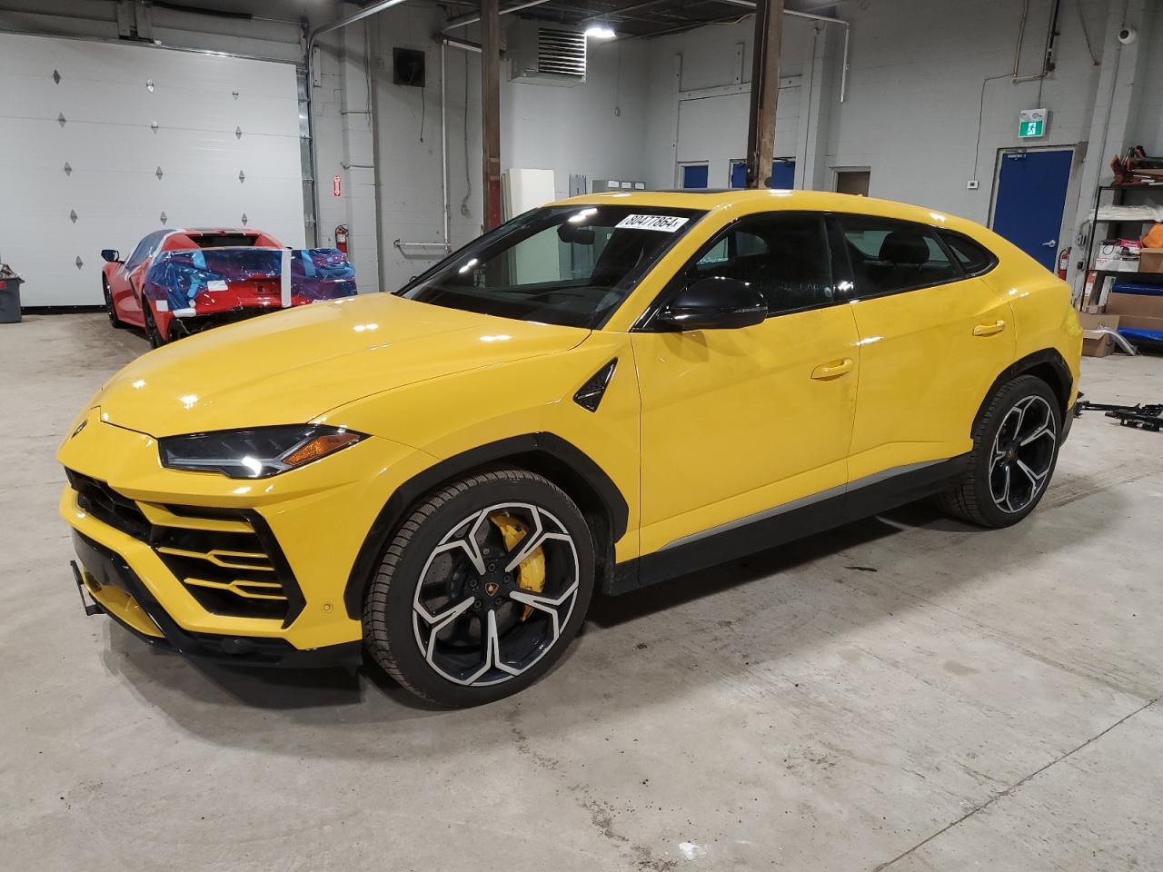 LAMBORGHINI URUS 2019