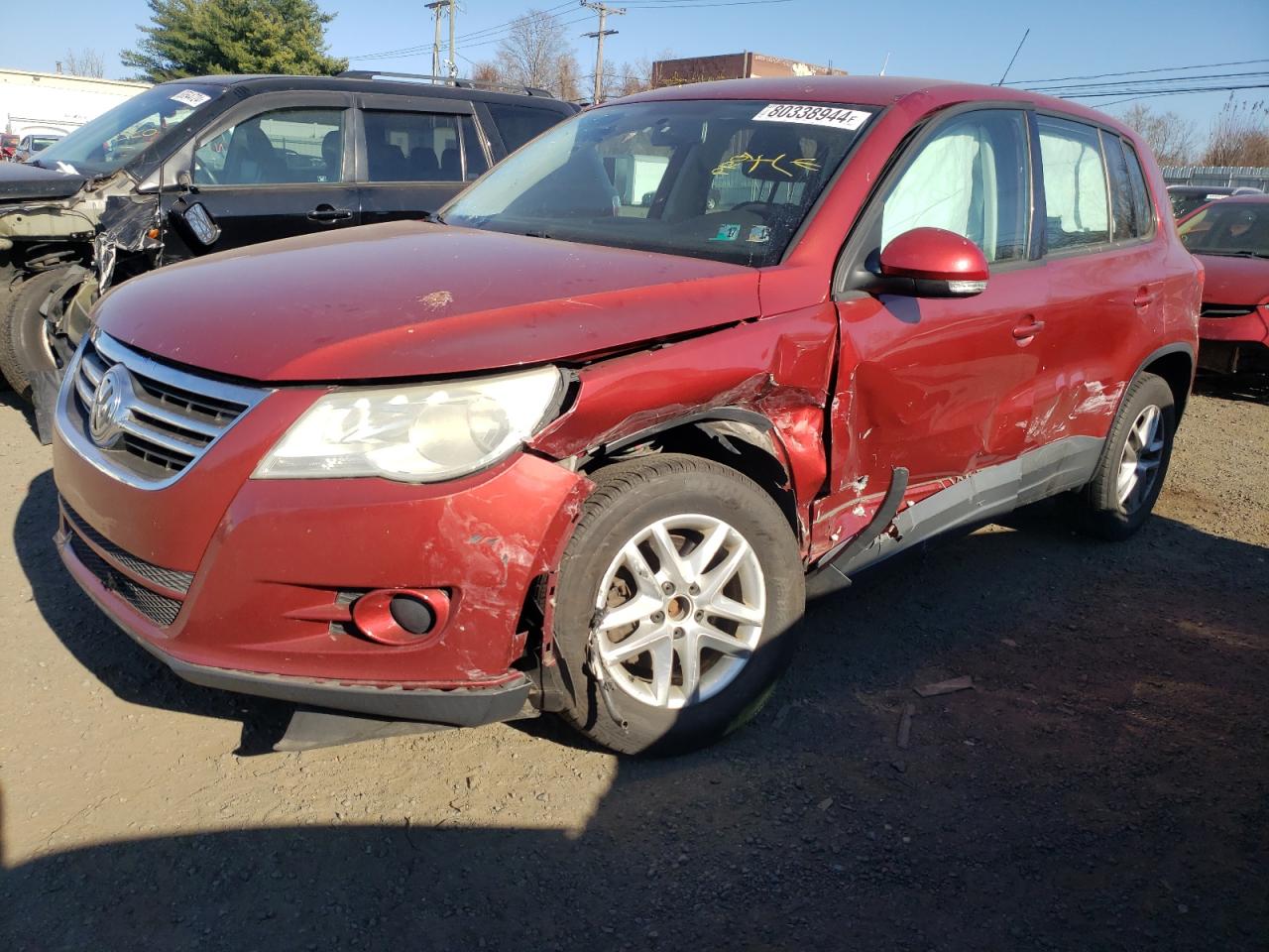 VOLKSWAGEN TIGUAN S 2011
