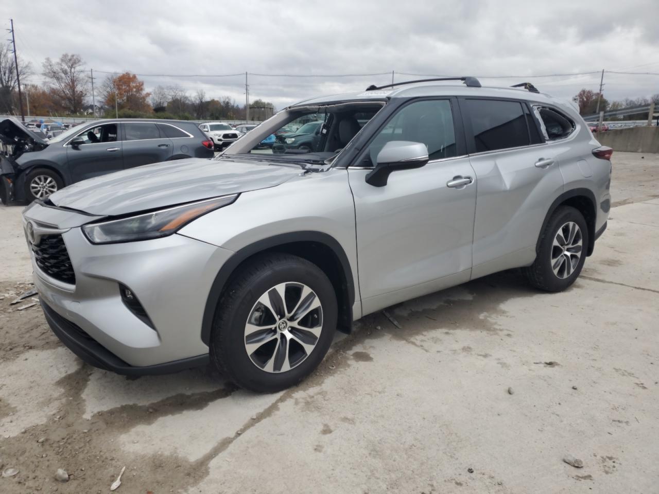 TOYOTA HIGHLANDER 2024