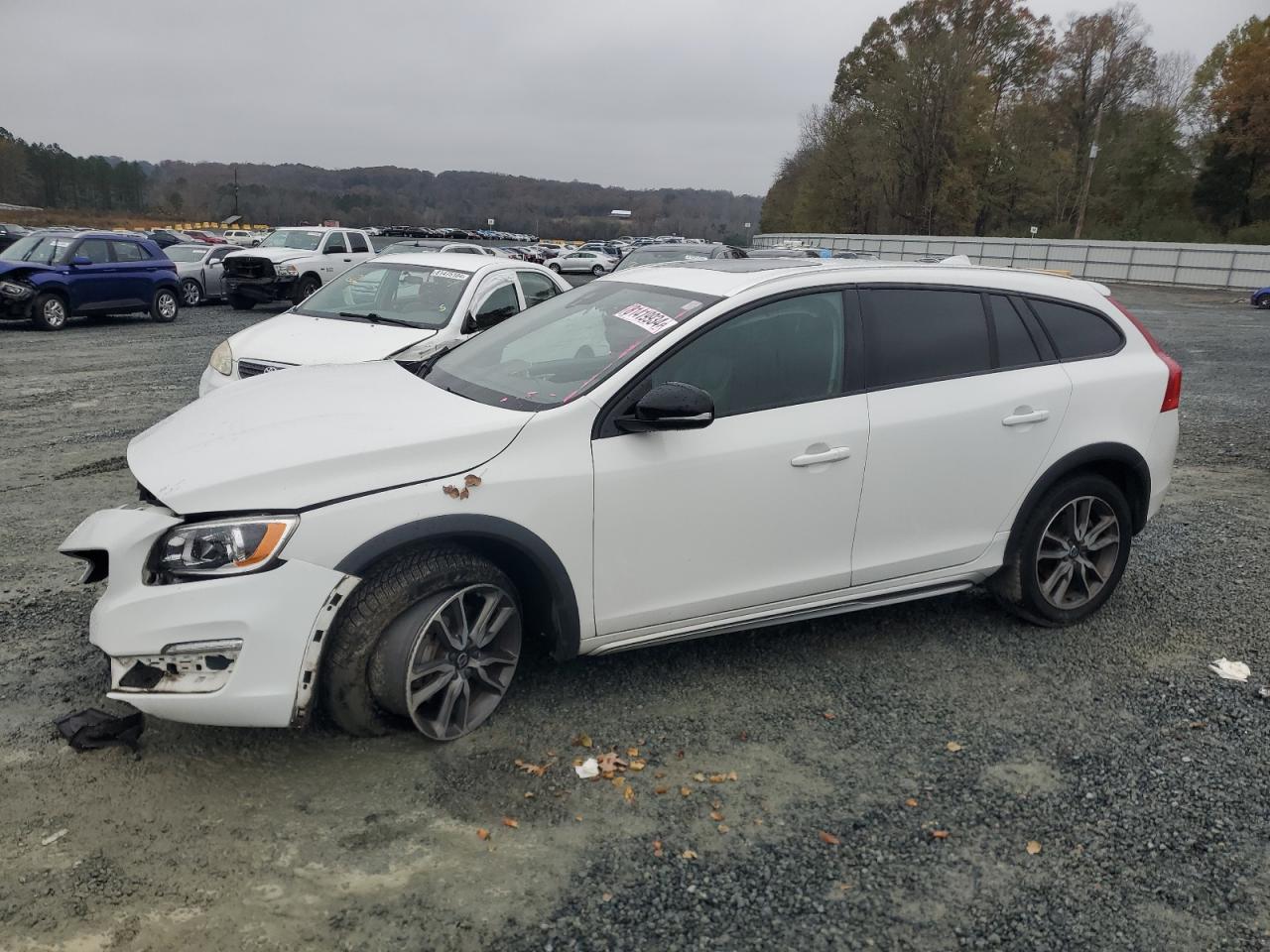 VOLVO V60 CROSS 2017