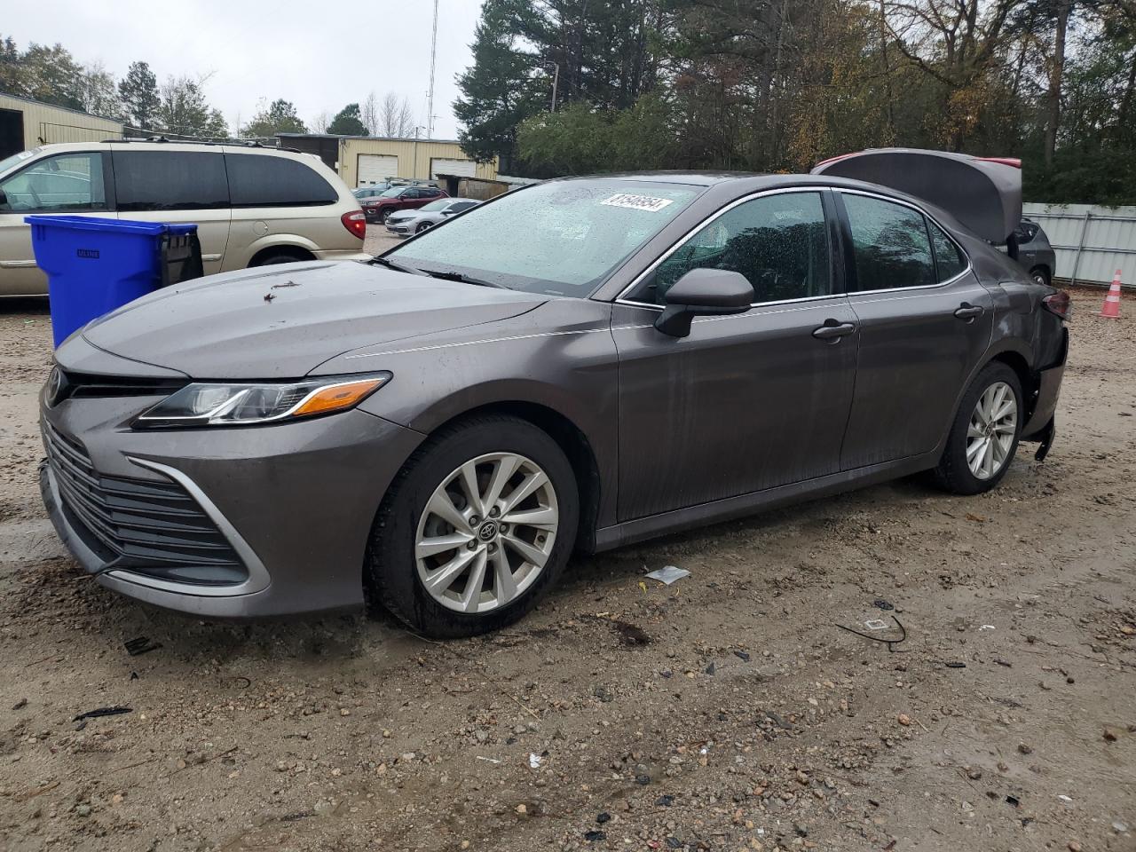 TOYOTA CAMRY LE 2021