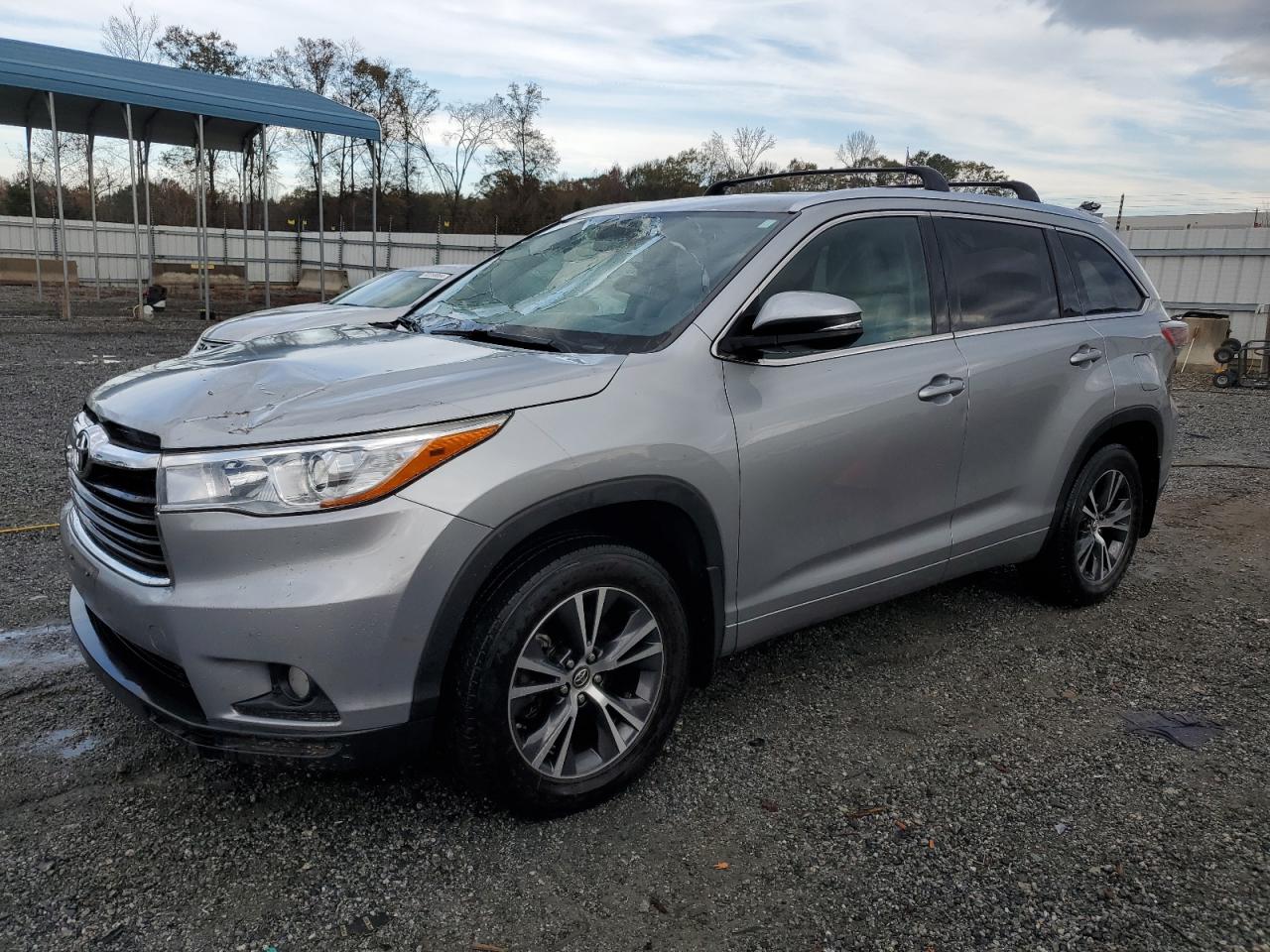 TOYOTA HIGHLANDER 2016