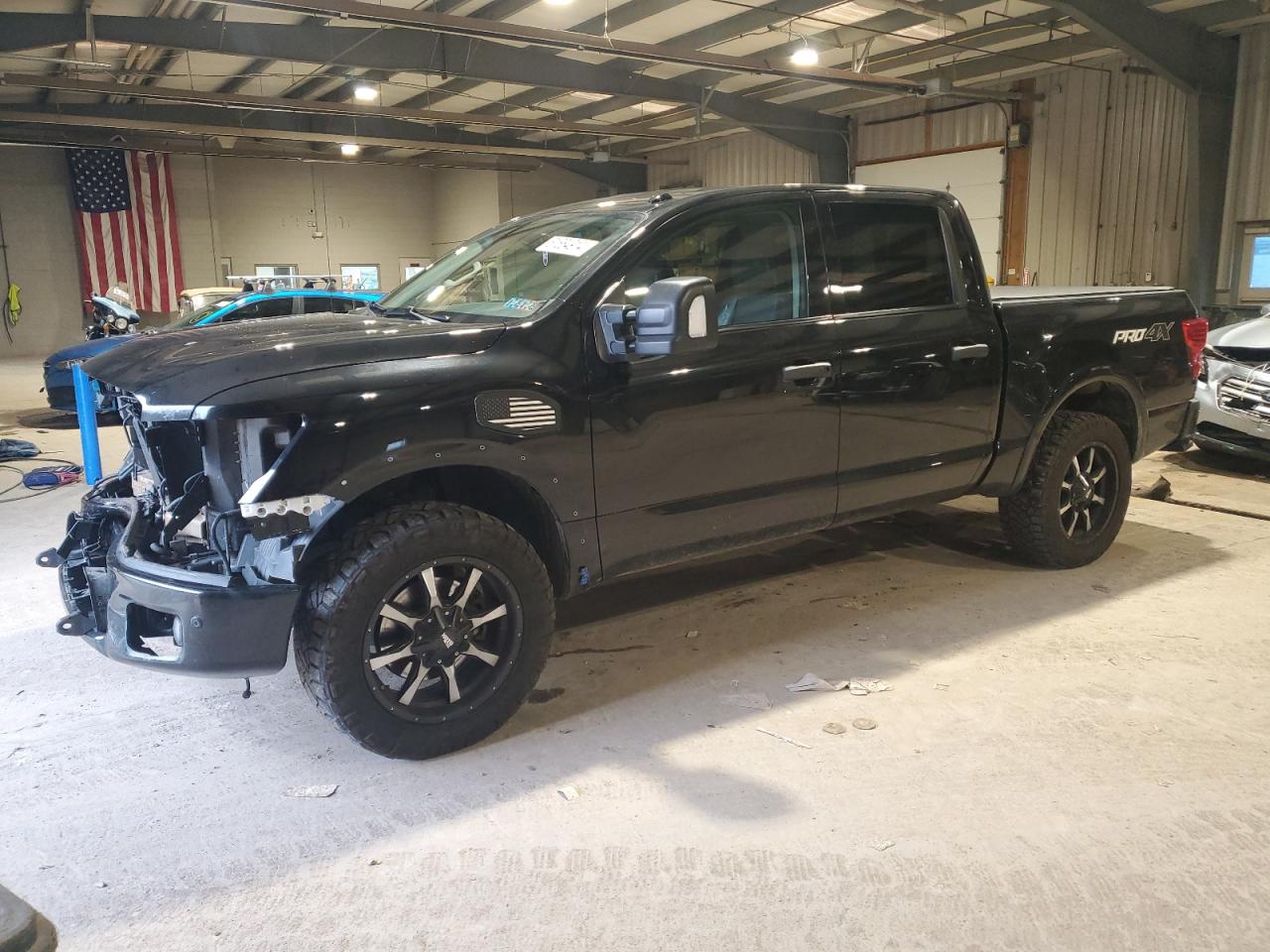 NISSAN TITAN SV 2017
