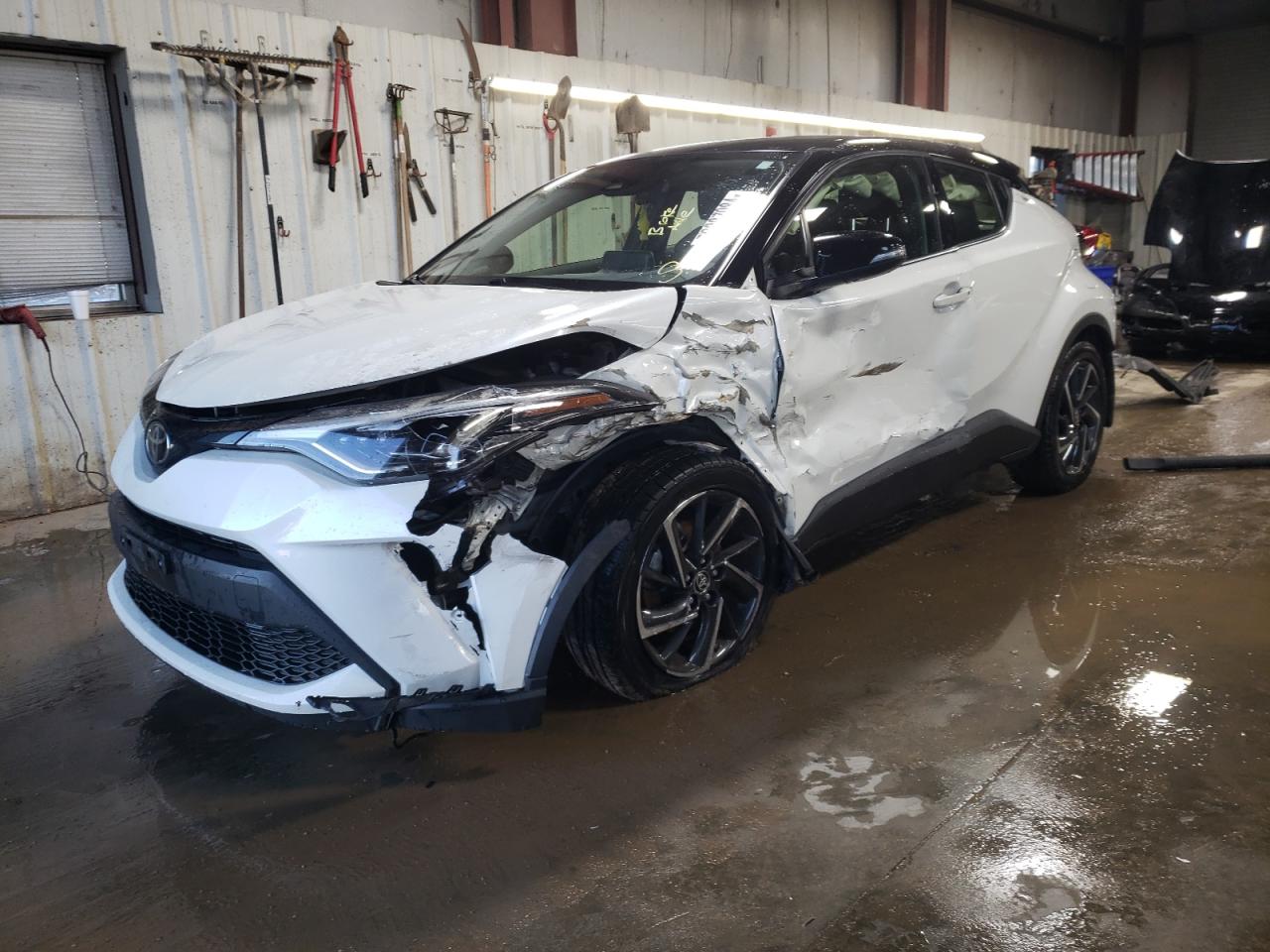 TOYOTA C-HR XLE 2021