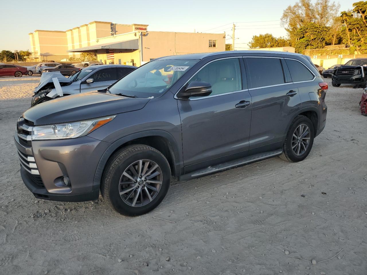TOYOTA HIGHLANDER 2019