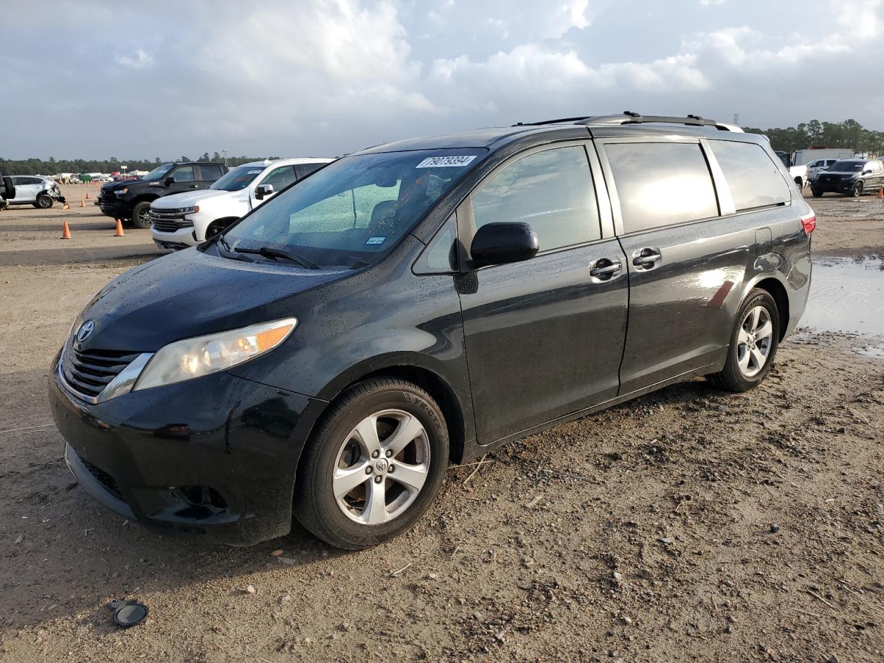 TOYOTA SIENNA LE 2017