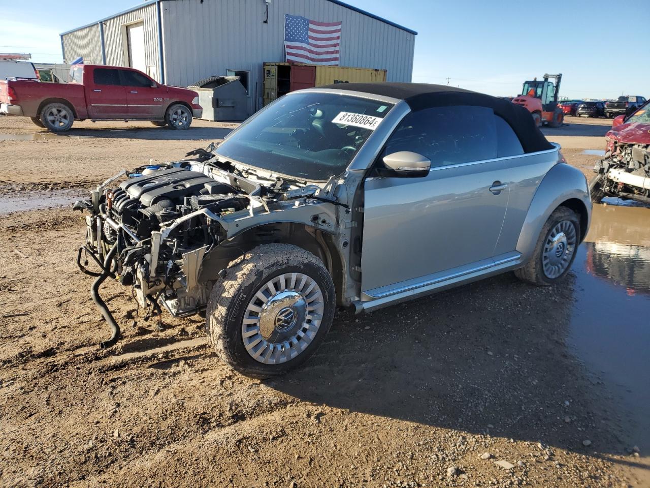VOLKSWAGEN BEETLE 2013