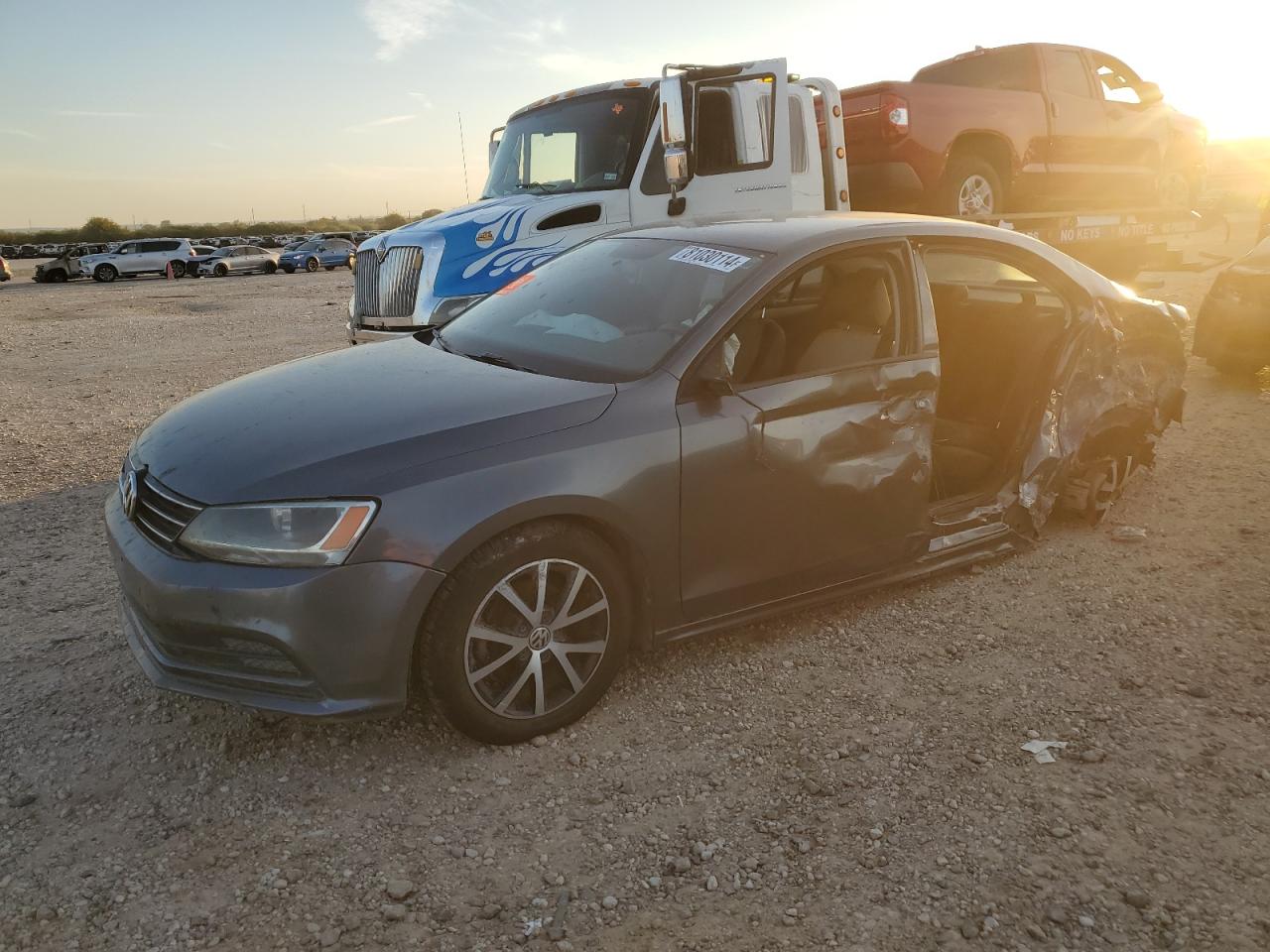 VOLKSWAGEN JETTA 2017