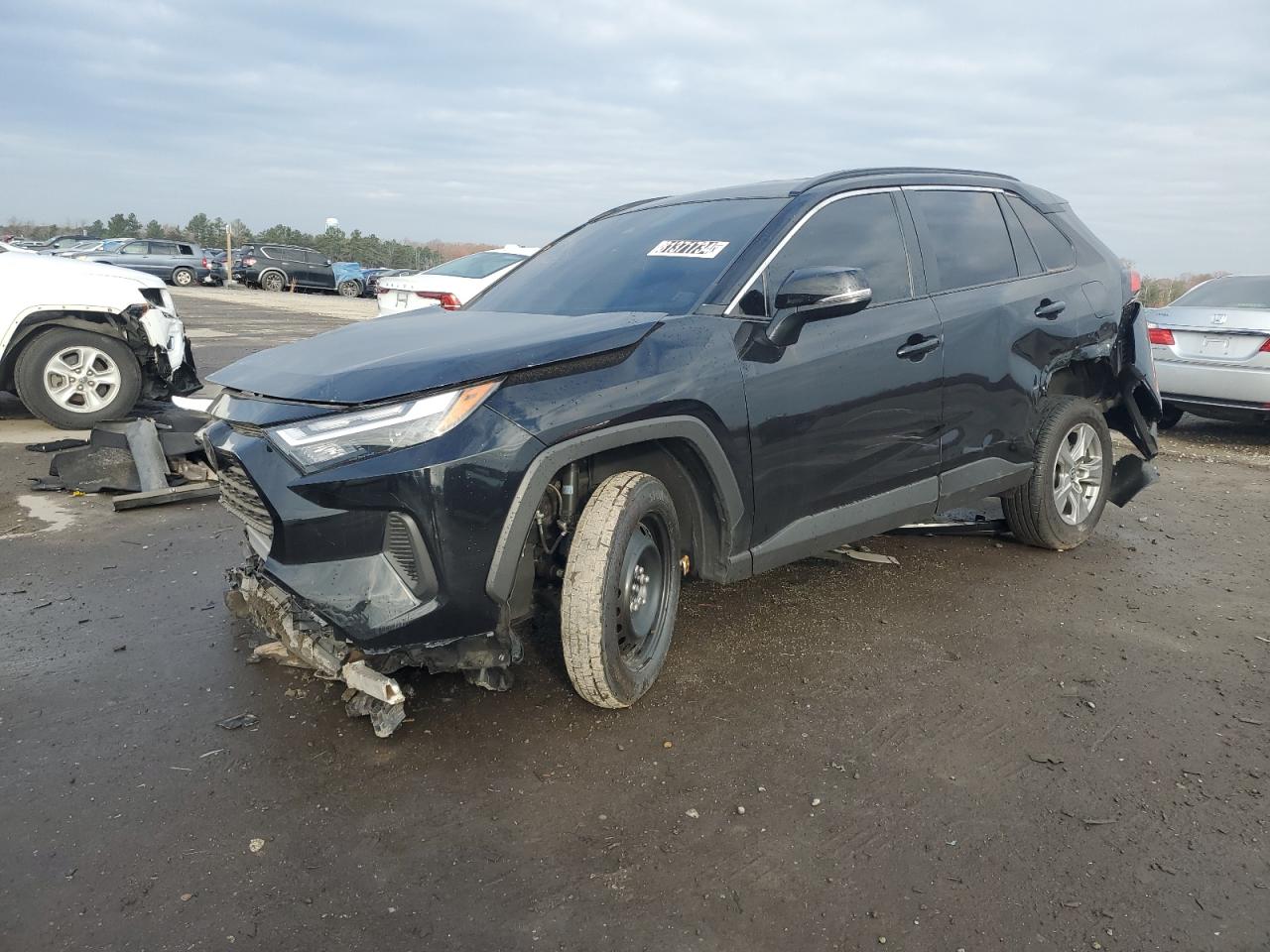 TOYOTA RAV4 XLE 2024