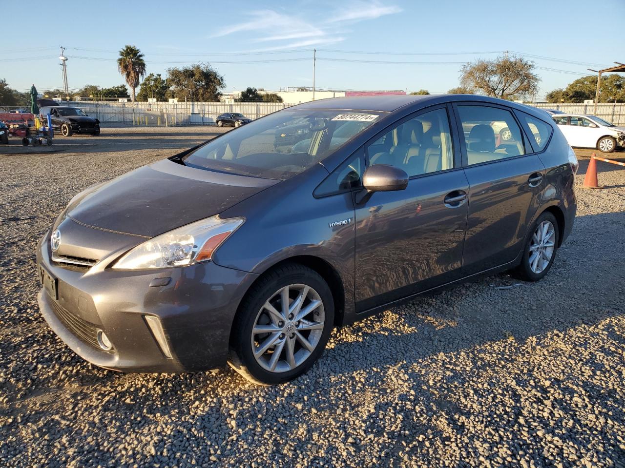 TOYOTA PRIUS V 2013