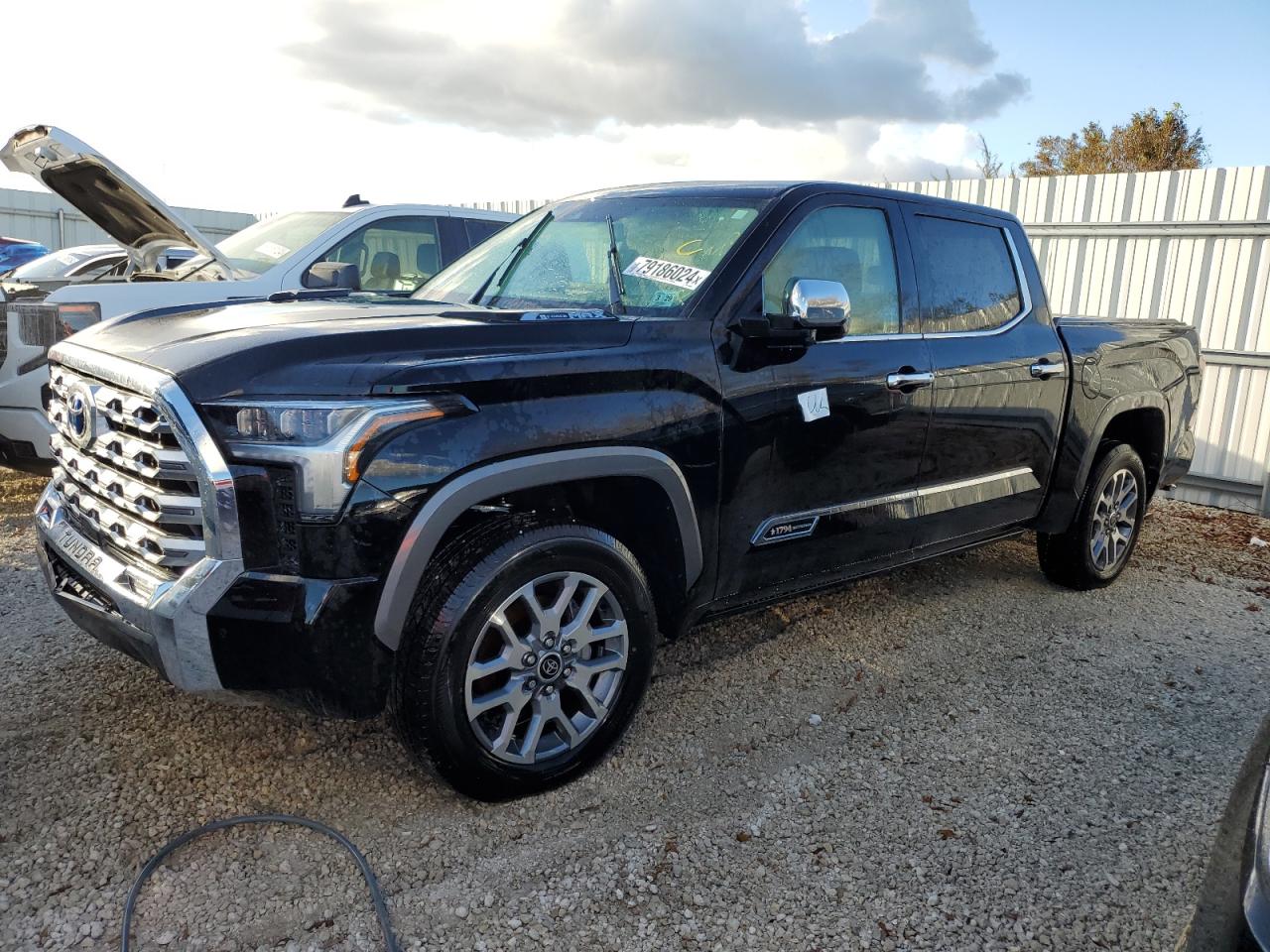 TOYOTA TUNDRA CRE 2024