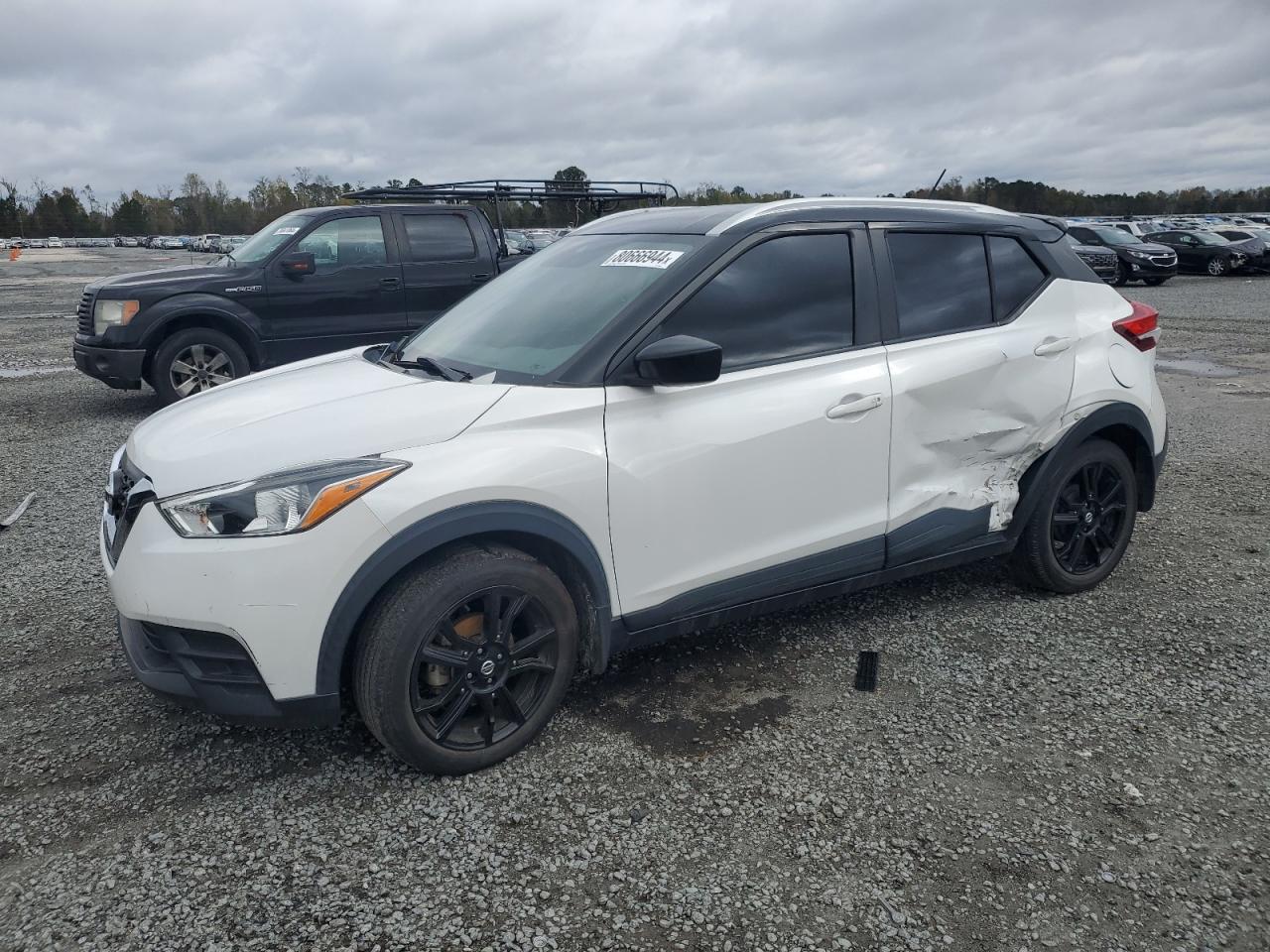 NISSAN KICKS SV 2020