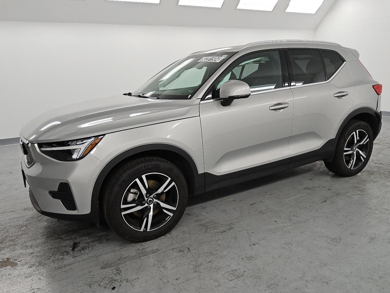 VOLVO XC40 CORE 2024