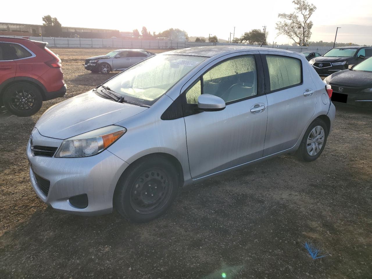 TOYOTA YARIS 2012