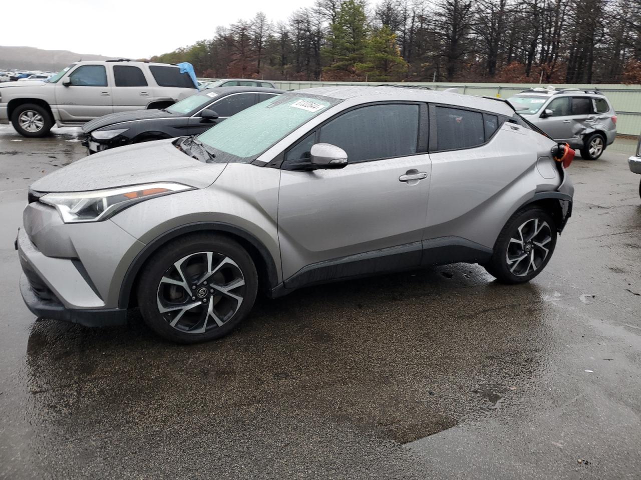 TOYOTA C-HR XLE 2019