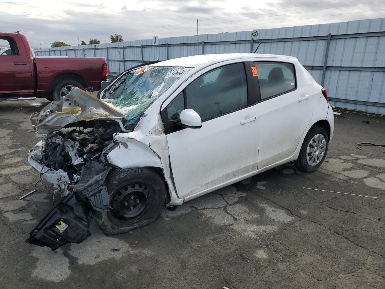 TOYOTA YARIS 2015