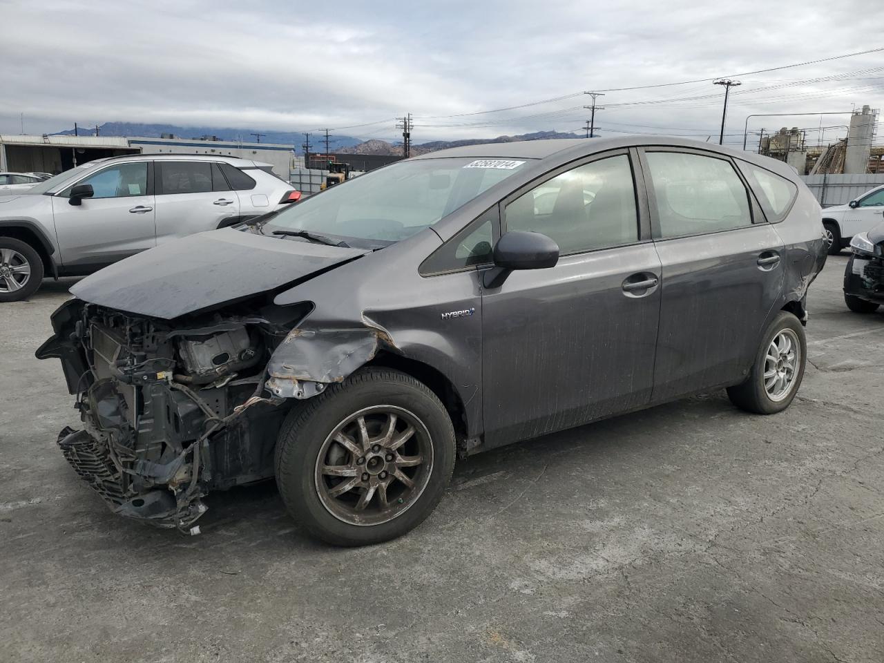 TOYOTA PRIUS V 2015