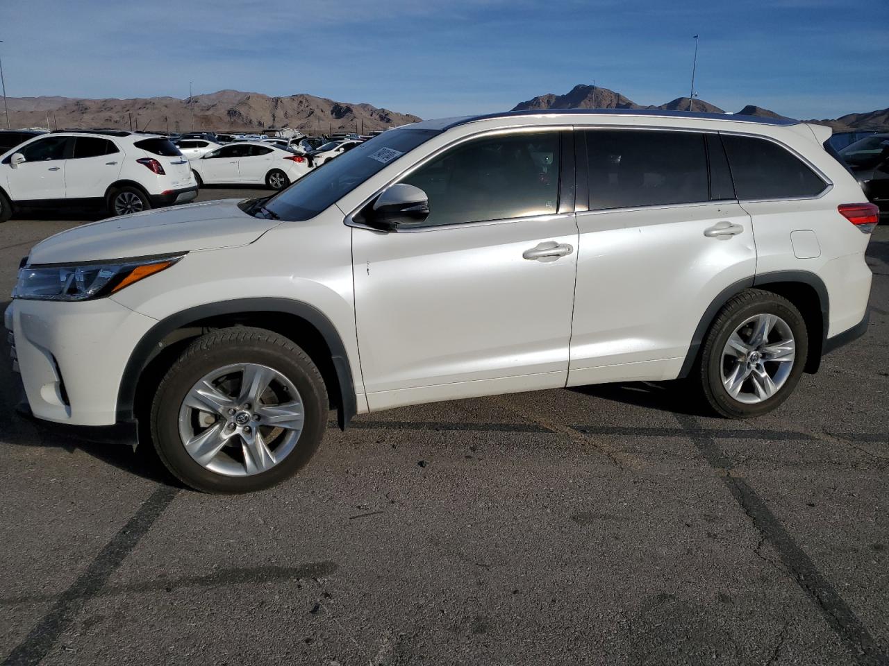 TOYOTA HIGHLANDER 2018