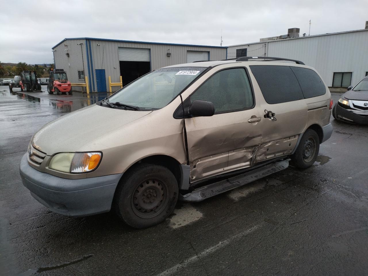 TOYOTA SIENNA LE 2002
