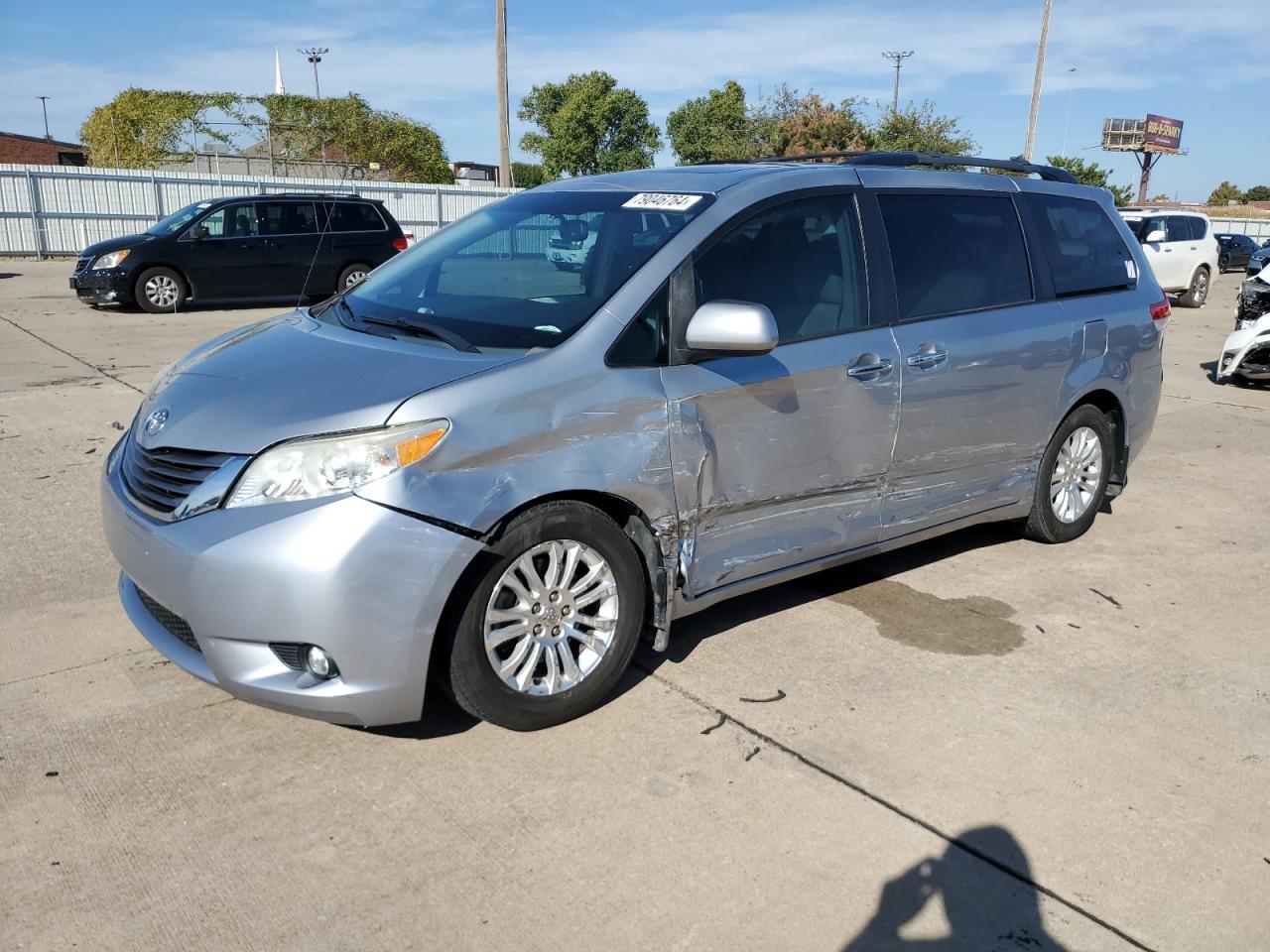 TOYOTA SIENNA XLE 2014