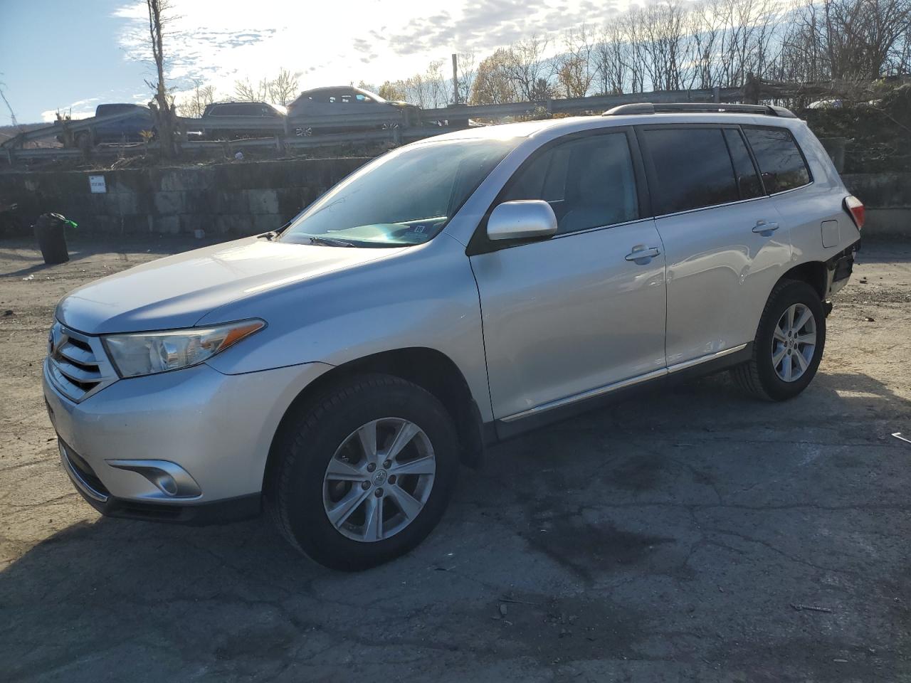 TOYOTA HIGHLANDER 2013