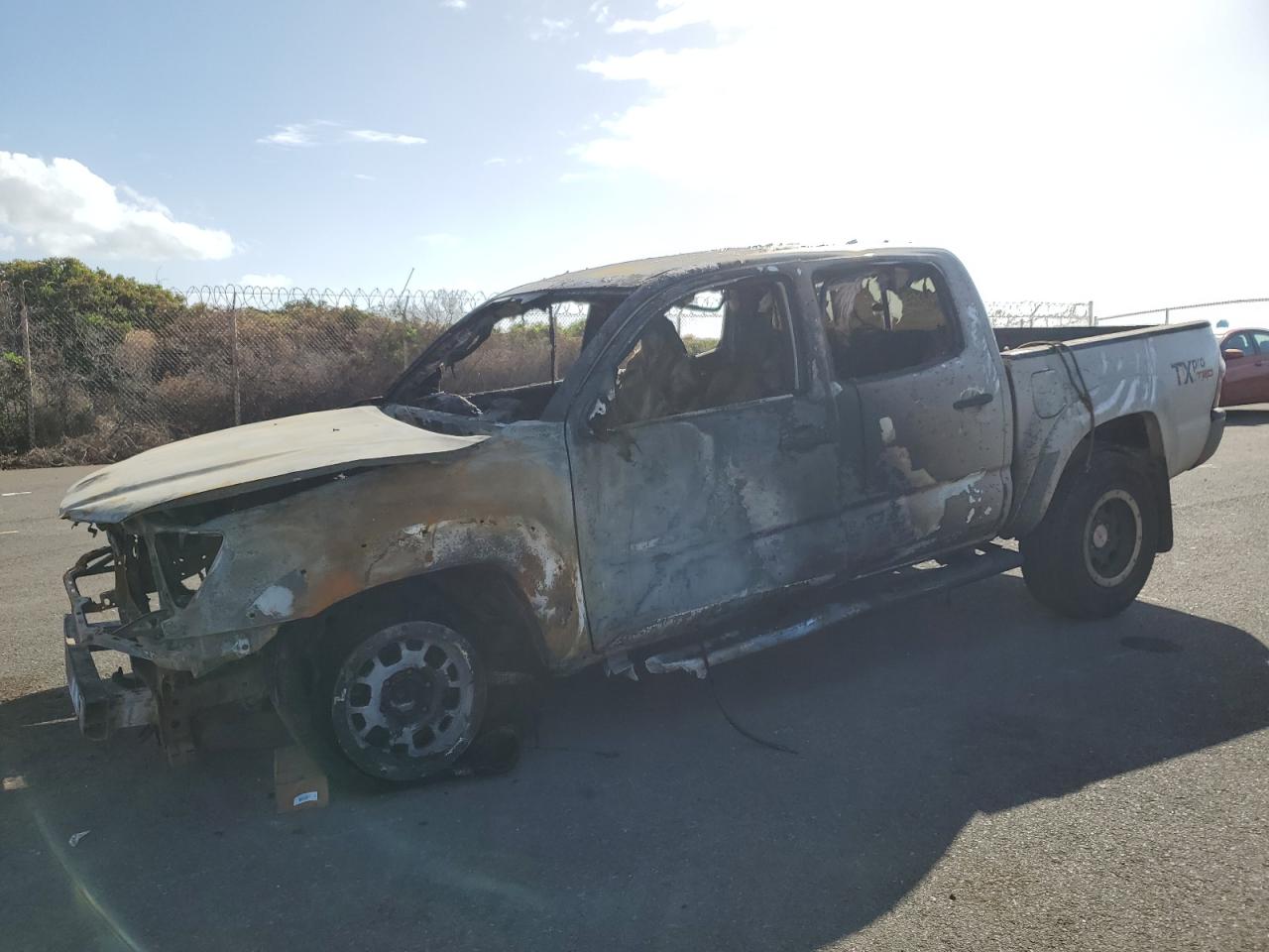 TOYOTA TACOMA DOU 2011