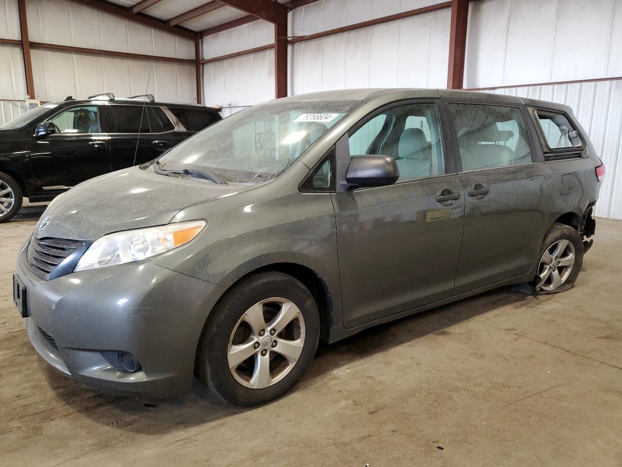 TOYOTA SIENNA 2013