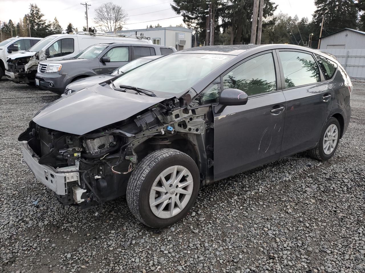 TOYOTA PRIUS V 2013