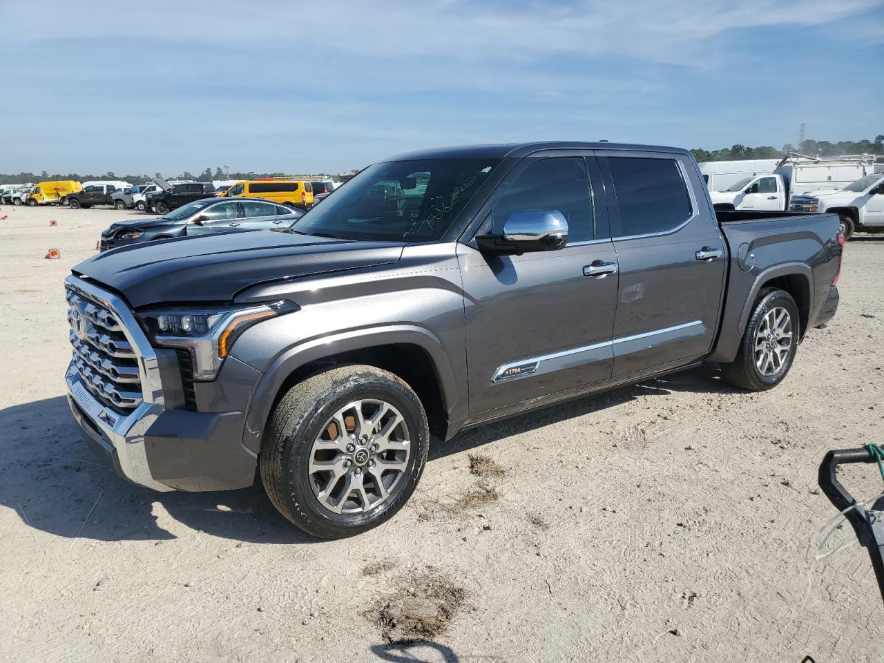 TOYOTA TUNDRA CRE 2023