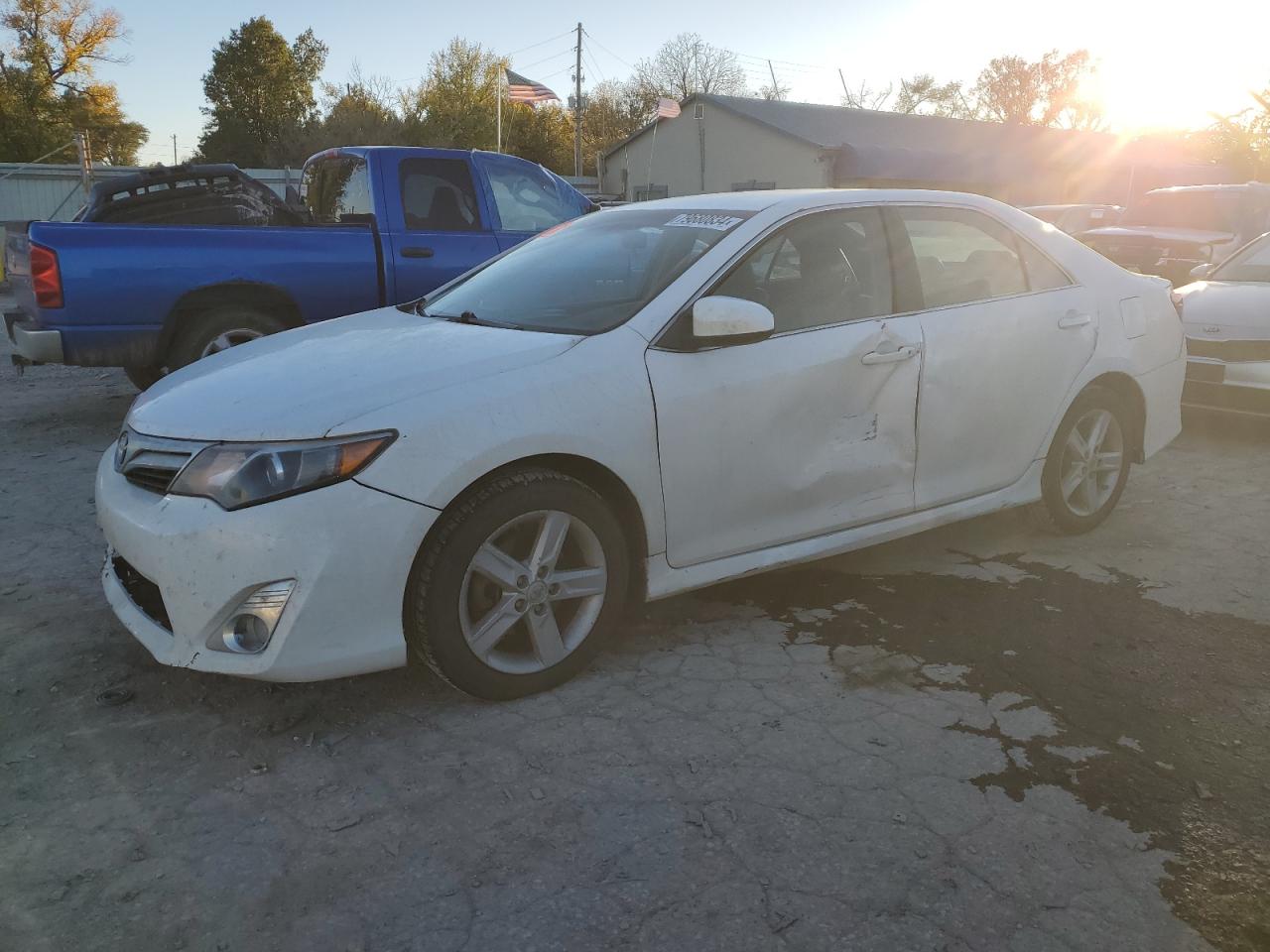 TOYOTA CAMRY L 2013